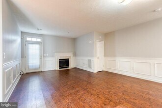 747 Heather Stone Loop in Glen Burnie, MD - Building Photo - Building Photo