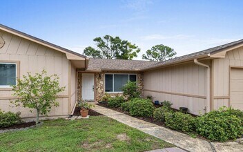 357 NW Hogan St in Port St. Lucie, FL - Building Photo - Building Photo