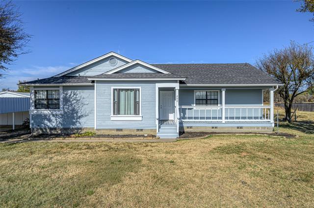 property at 208 W Maple St