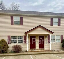 166 Mt Vernon Ln in Hurricane, WV - Building Photo