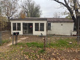 227 E Poplar Ave in Enid, OK - Building Photo