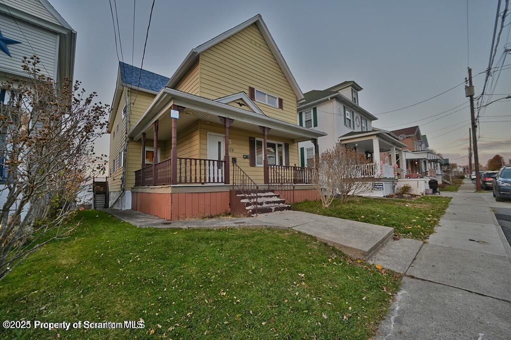 109 Walnut St in Dunmore, PA - Building Photo