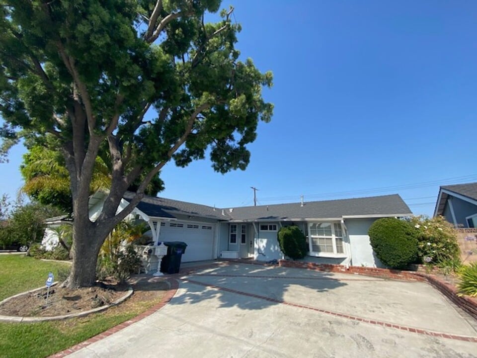 12410 Tigrina Ave in Whittier, CA - Building Photo