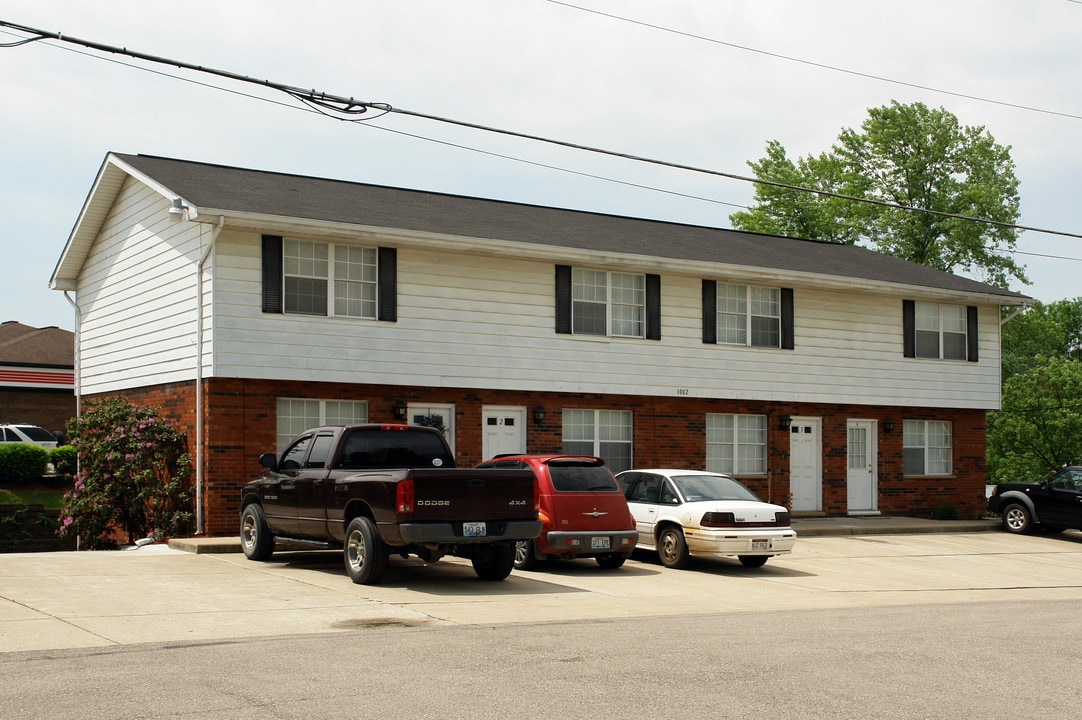 1002 Mt Vernon Rd in Hurricane, WV - Building Photo