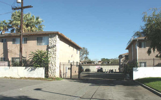 8334 Sepulveda Blvd in North Hills, CA - Building Photo