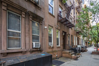 346 E 65th St in New York, NY - Building Photo - Building Photo