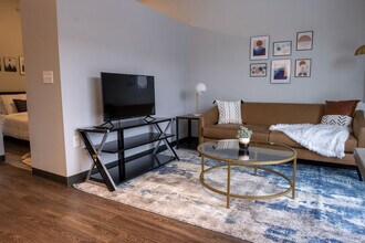 2315 Grand Ave in Des Moines, IA - Building Photo - Building Photo