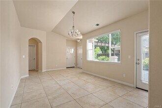 1033 Raven Ln in Chico, CA - Building Photo - Building Photo