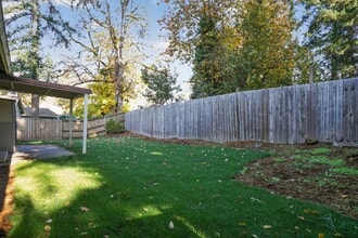 207 NW Forest St in Hillsboro, OR - Building Photo - Building Photo