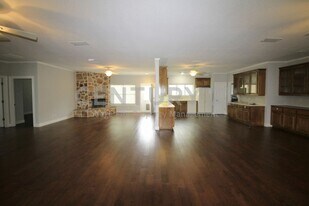 3333 Farmer Rd in Azle, TX - Building Photo