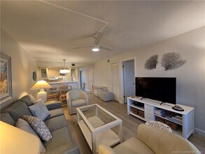 484 NE Plantation Rd in Stuart, FL - Building Photo - Building Photo