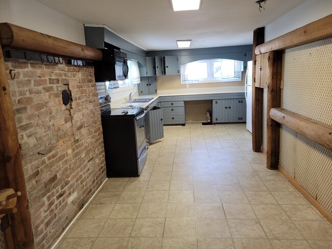 40 Rootville Rd, Unit 40A in Manchester Center, VT - Foto de edificio - Building Photo