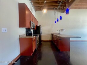 309 E Market St in Louisville, KY - Building Photo - Building Photo