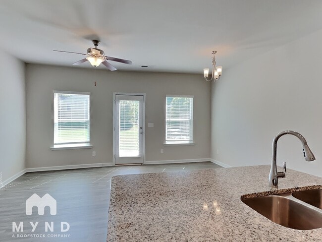 585 McWilliams Rd SE in Atlanta, GA - Building Photo - Building Photo