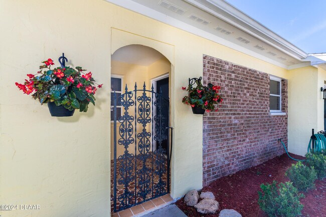 136 Valencia Dr in Ormond Beach, FL - Building Photo - Building Photo