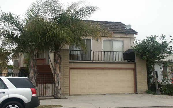 129 11th St in Seal Beach, CA - Building Photo - Building Photo