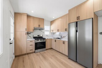 2819 Sycamore Ave in Glendale, CA - Foto de edificio - Building Photo