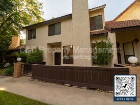 2890 E Huntington Blvd in Fresno, CA - Building Photo