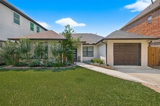 5121 Locust St in Bellaire, TX - Building Photo - Building Photo