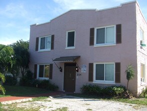 2034 Washington St in Hollywood, FL - Building Photo - Building Photo