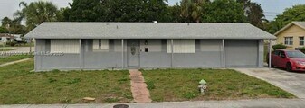4401 N Australian Ave in West Palm Beach, FL - Building Photo