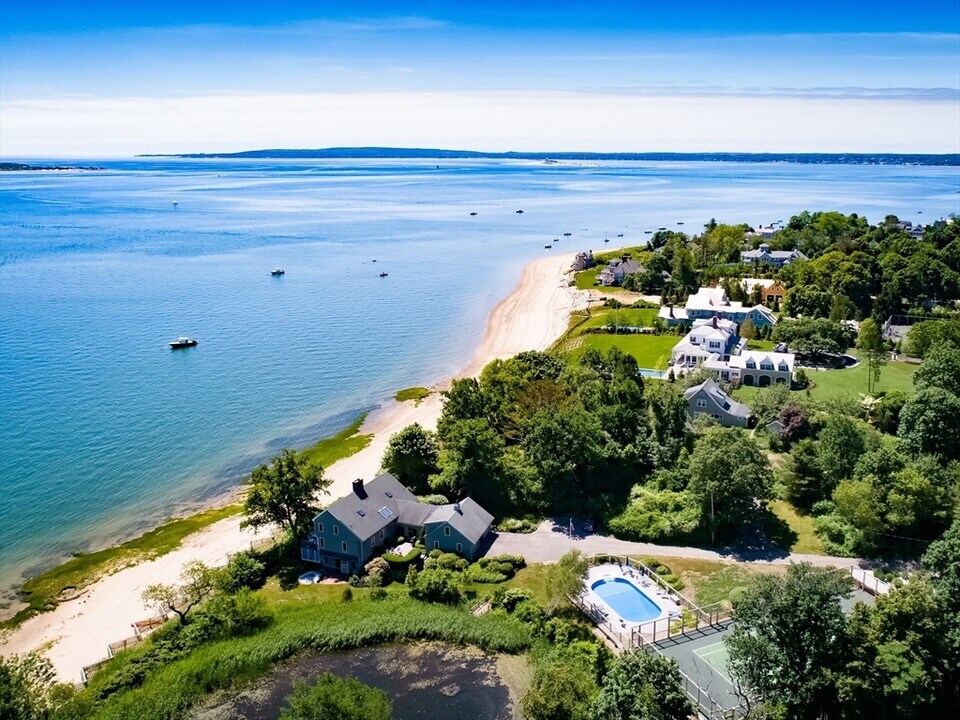 230 Marshall St in Duxbury, MA - Building Photo