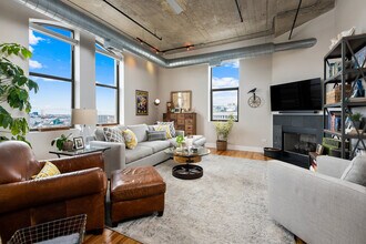 758 N Larrabee St in Chicago, IL - Building Photo - Building Photo