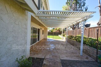 2561 Exeter Ct in Camarillo, CA - Building Photo - Building Photo