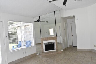 7215 Caracas Dr in Houston, TX - Building Photo - Building Photo