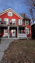21 Liberty St in Newton, NJ - Building Photo