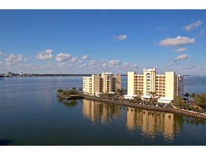 Island Pointe in Merritt Island, FL - Building Photo