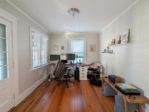 28 Fairmount Ave, Unit 2 in Somerville, MA - Foto de edificio - Building Photo