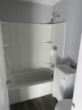 16 Catharine St, Unit 2R in Worcester, MA - Building Photo - Building Photo