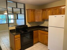 1172 Surf Rd in West Palm Beach, FL - Building Photo