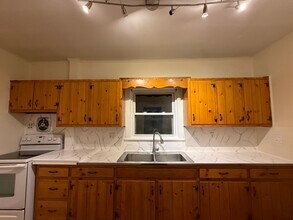 75 Henry St, Unit 1 in Kingston, NY - Building Photo - Building Photo