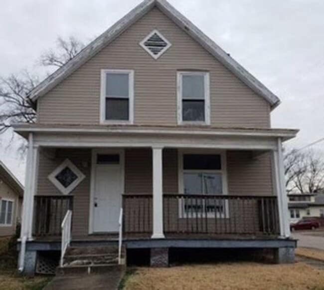 property at 1226 S Grand Ave