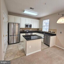 5098 English Terrace in Alexandria, VA - Building Photo - Building Photo