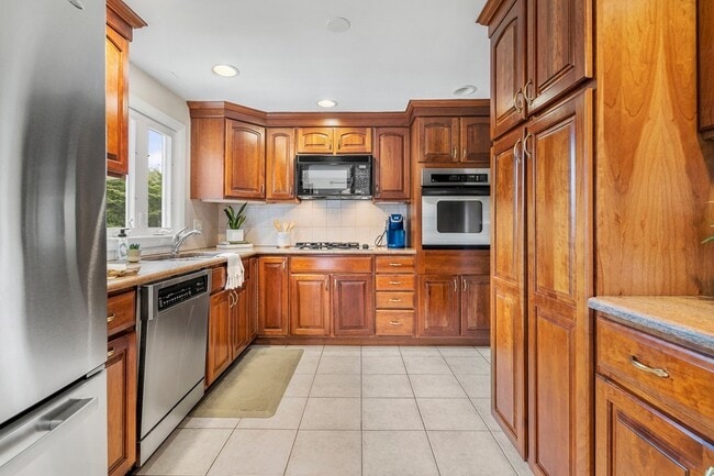 41 Rublee St, Unit 1 in Arlington, MA - Foto de edificio - Building Photo