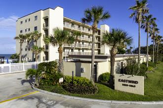 Eastwind Condos in Satellite Beach, FL - Foto de edificio - Building Photo