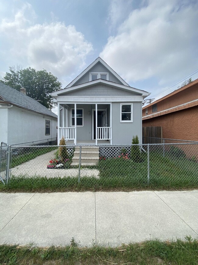 1484 Alexander Ave in Winnipeg, MB - Building Photo - Building Photo