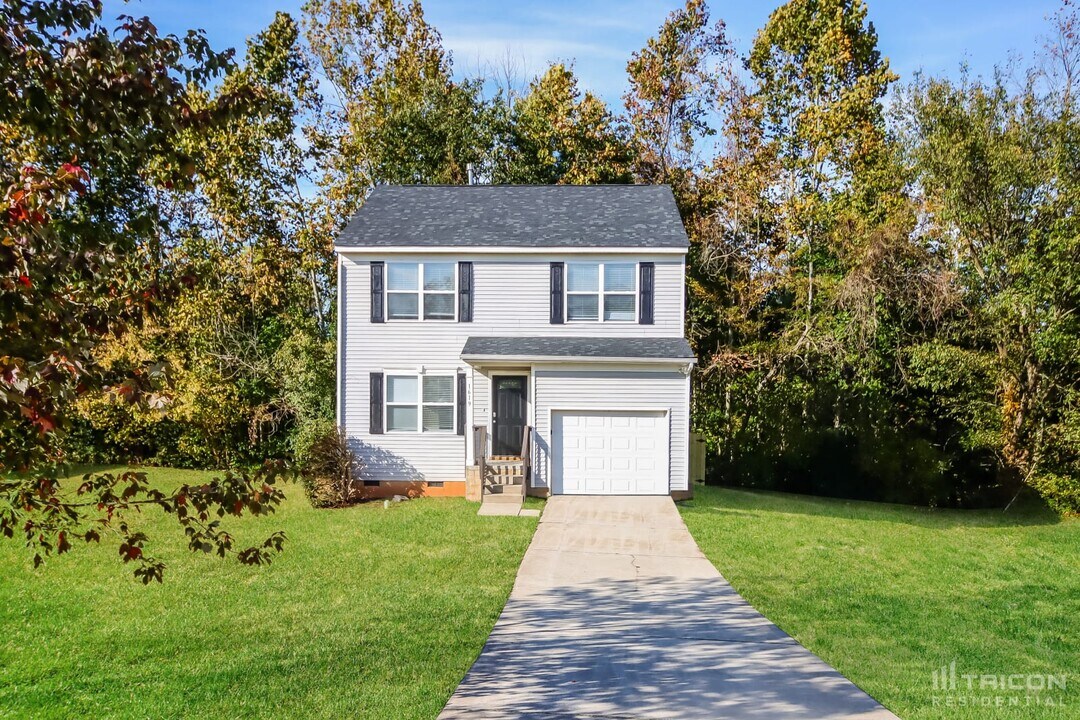 1619 Brookgreen Ave in Statesville, NC - Building Photo