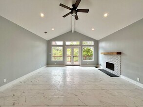 2408 Indian Creek Rd in Austin, TX - Building Photo - Building Photo