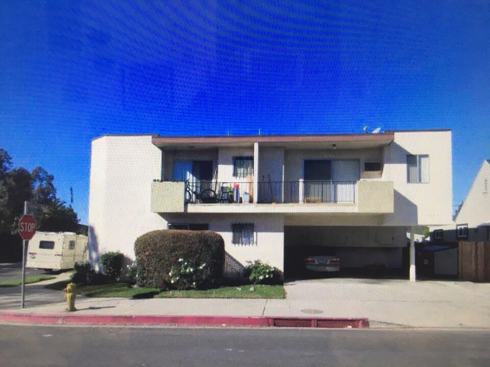 Oakhurst Apartments in Los Angeles, CA - Building Photo