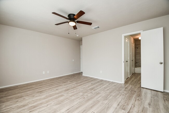 property at 11659 Evesborough Dr