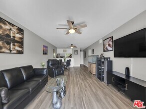 6441 Kanan Dume Rd in Malibu, CA - Building Photo - Building Photo