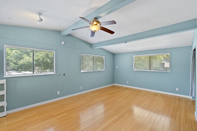 property at 718 Post Oak St