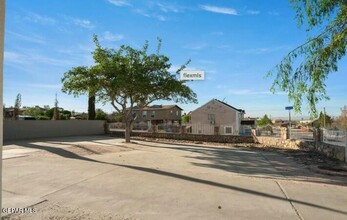 832 Wake Forest Ln in El Paso, TX - Building Photo - Building Photo