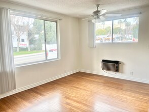 1036 N Crescent Heights Blvd in West Hollywood, CA - Building Photo - Building Photo