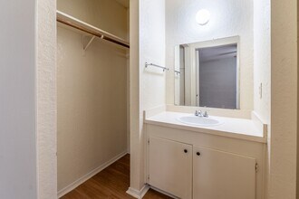 104 Faye Dr in Waco, TX - Foto de edificio - Building Photo