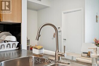 231 Fort York Blvd in Toronto, ON - Building Photo - Building Photo